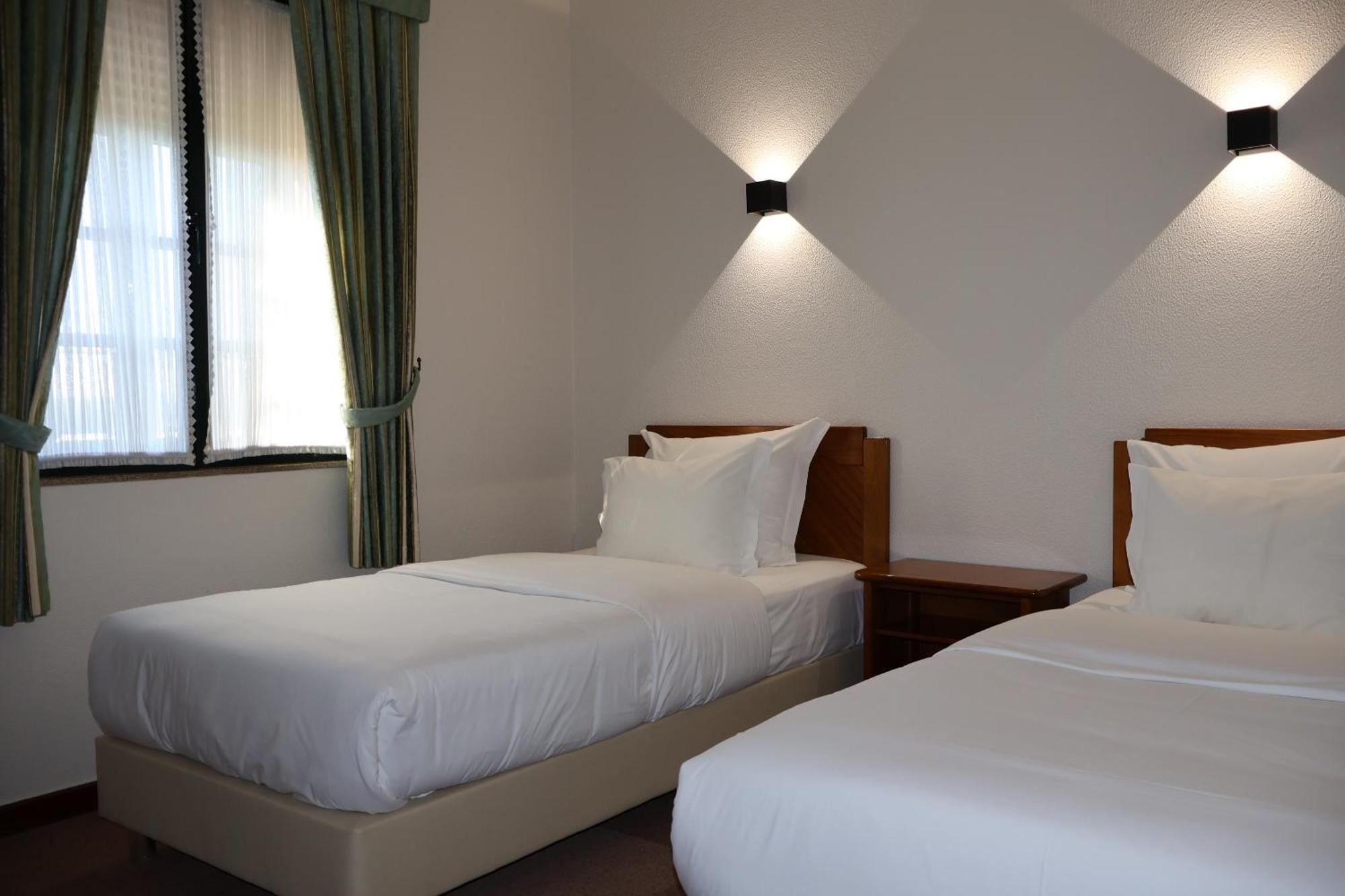 Hotel Santhyago Trofa Habitación foto