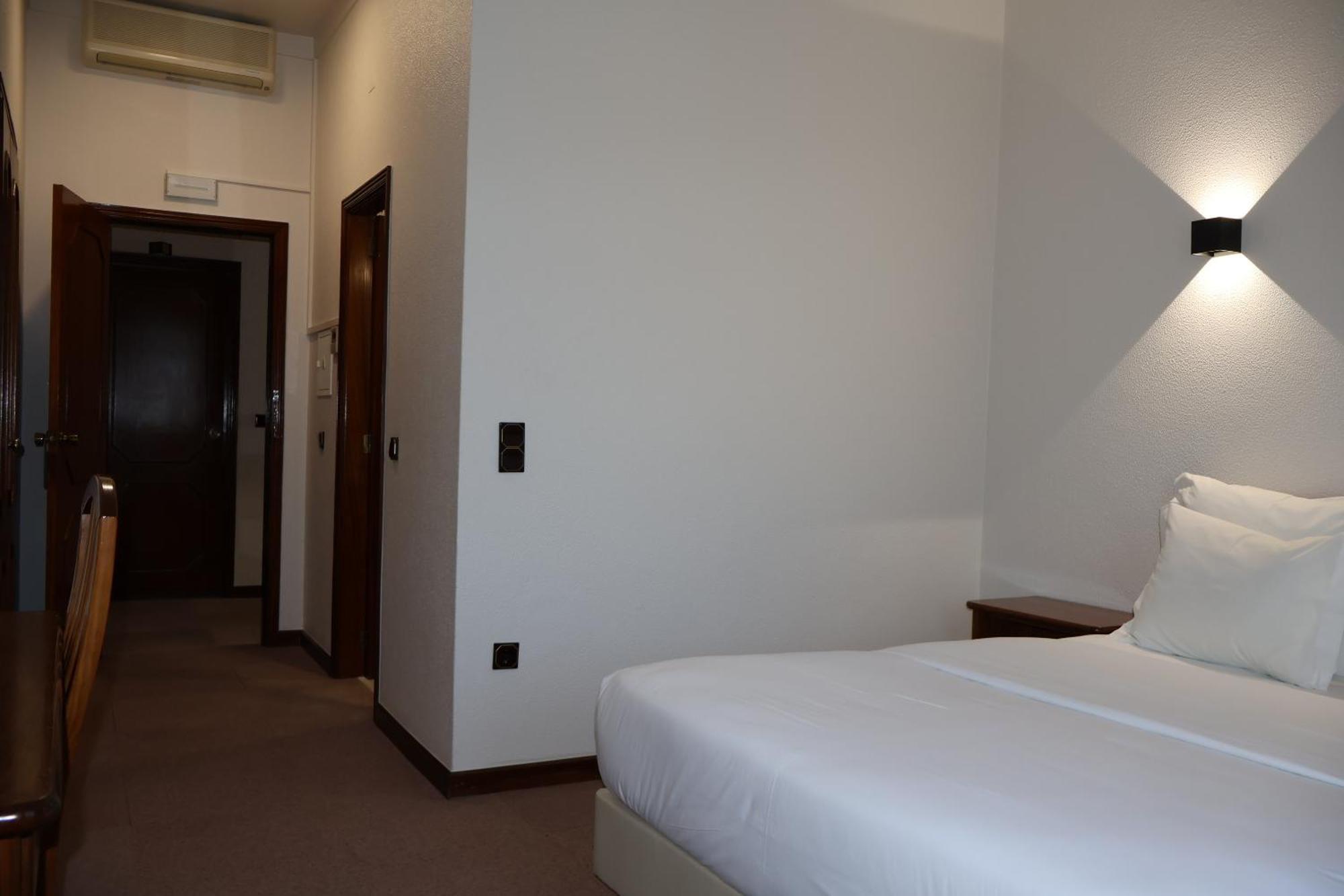 Hotel Santhyago Trofa Habitación foto